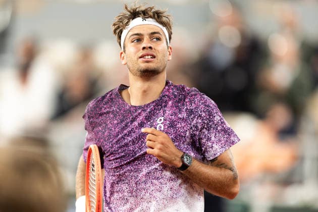 2026 French Open - Day Eleven Flavio Cobolli reacts during his men s singles match against Felix Auger-Aliassime on day 11 of the French Open tennis tournament on Court Philippe Chatrier at the Roland-Garros Complex in Paris, France. Paris France  Copyright: xIbrahimxEzzatx originalFilename:ezzat-notitle260603_npTXm.jpg