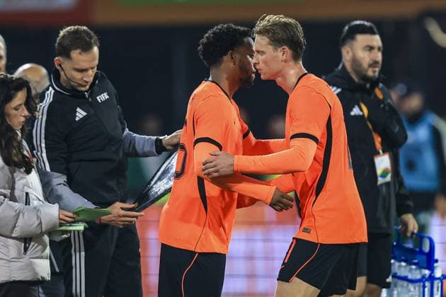 Fußball, Testspiel, Niederlande - Algerien #5 ROTTERDAM , 03-06-2026 , Stadium Feijenoord de Kuip , season 2025 2026 , FIFA International football , friendly match between The Netherlands and Algeria , picture shows Netherlands player Frenkie de Jong leaves the pitch Netherlands - Algeria (friendly)  x204135582x Copyright: