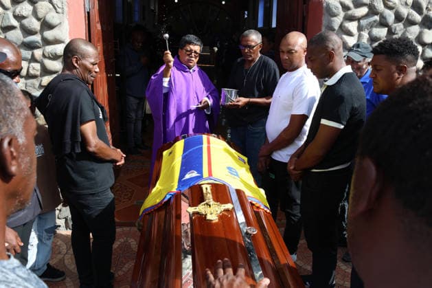 WEDDING RAUL FERNANDO GUERRON MENDEZ JUNCAL VALLE DEL CHOTA Ibarra, the afternoon of Wednesday June 3 in the church of the community of Juncal were held the funeral honors of Raul Fernando Guerron historic world player of the Ecuadorian national soccer team, family friends and the community give him the last farewell Photos Juan Carlos Cevallos API Ibarra Imbabura Ecuador Copyright: xJuanxCarlosxCevallosx