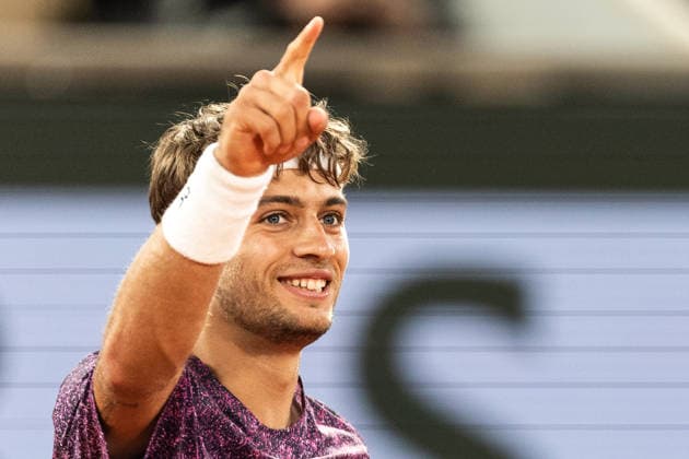 2026 French Open - Day Eleven Flavio Cobolli reacts after winning his men s singles match against Felix Auger-Aliassime on day 11 of the French Open tennis tournament on Court Philippe Chatrier at the Roland-Garros Complex in Paris, France. Paris France  Copyright: xIbrahimxEzzatx originalFilename:ezzat-notitle260603_npAG8.jpg