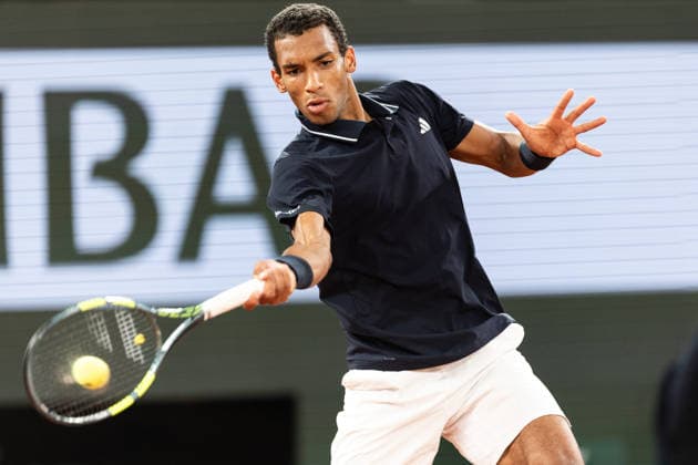 2026 French Open - Day Eleven Felix Auger-Aliassime competes in his men s singles match against Flavio Cobolli on day 11 of the French Open tennis tournament on Court Philippe Chatrier at the Roland-Garros Complex in Paris, France. Paris France  Copyright: xIbrahimxEzzatx originalFilename:ezzat-notitle260603_npH6R.jpg