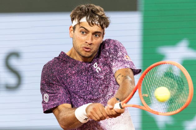 2026 French Open - Day Eleven Flavio Cobolli competes in his men s singles match against Felix Auger-Aliassime on day 11 of the French Open tennis tournament on Court Philippe Chatrier at the Roland-Garros Complex in Paris, France. Paris France  Copyright: xIbrahimxEzzatx originalFilename:ezzat-notitle260603_npdSQ.jpg