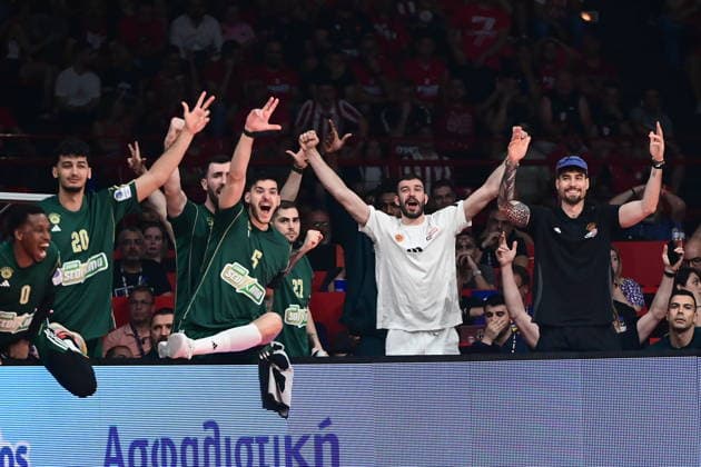 Basketball League, Olympiacos Piraeus vs Panathinaikos AKTOR Athens, Finals Game 1 - Players of Panathinaikos AKTOR Athens react during the Greek Basketball League basketball finals series game 1 match between Olympiacos Piraeus and Panathinaikos AKTOR Athenss held at Peace and Friendship Stadium, in Piraeus, Greece, on 3 June 2026. IMAGO ONE INCH PRODUCTIONS PIRAEUS Greece Copyright: xOnexInchxProductionsx 6990133