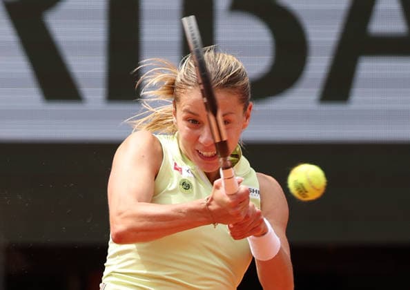 June 3, 2026, Paris, France: MAJA CHWALINSKA of Poland during the match against A. Kalinskaya in the quarterfinals of tennis tournament Roland Garros. Chwalinska won 7:6 (7-3), 6:3 Paris France - ZUMAc278 20260603_zsp_c278_047 Copyright: xMarcinxCholewinskix