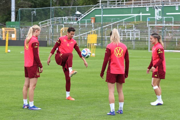 DFB U23 women national team training Germany, 03 06 26 Goalkeeper Lina Altenburg 12, Germany U23, Eintracht Frankfurt on the ball soccer, DFB U23 women national team Germany trains on 03 06 26 at Alfred Kunze Sportpark Leipzig Leutzsch Copyright: xBEAUTIFULxSPORTS JanxKaeferx
