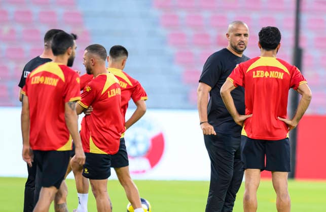 Lebanon team press conference, PK, Pressekonferenz and Training Lebanon national team, Nationalteam head coach Madjid Bougherra (2-R) during a training session at Grand Hamad Stadium in Doha, Qatar, on June 3, 2026, on the eve of their AFC Asian Cup Saudi Arabia 2027 Qualifiers Group B match against Yemen. DOHA Qatar Copyright: xNOUSHADx