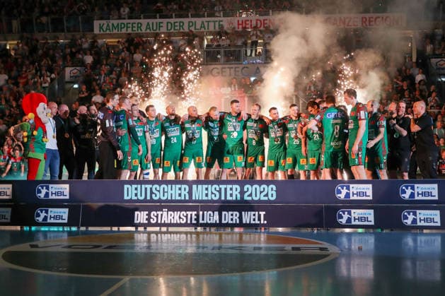 03 06 2026, xgox, Handball Daikin HBL SC Magdeburg VfL Gummersbach emspor, v l Magdeburg cheers for German championship, championship trophy, award ceremony, award ceremony, cup Magdeburg