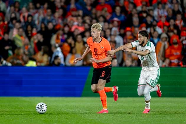ROTTERDAM lr Jan Paul van Hecke of the Netherlands, Nadhir Benbouali of Algeria during the 2026 World Cup friendly match between the Netherlands and Algeria at Stadium De Kuip on June 3, 2026 in Rotterdam, the Netherlands Photo by Stefan Koops EYE4IMAGES DeFodi Images