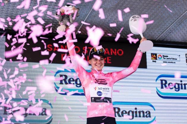 37th Giro d Italia Women 2026 - Stage 5 Anna Van Der Breggen of TEAM SD WORX - PROTIME wears the Pink Jersey after Stage 5 of the 37th Giro d Italia Women, a 146km stage from Longarone to Santo Stefano di Cadore, in Italy, on June 3, 2026. Santo Stefano di Cadore Italy  Copyright: xTommasoxBerardix originalFilename:berardi-37thgiro260603_npwlu.jpg