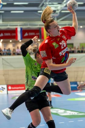 Handball Bundesliga Frauen,HBF, Saison 2025 2026 Relegation-SV Union Halle-Neustadt vs.Spreefüchse Berlin Halle, Deutschland 03.Juni 2026: Im Bild:Cara Reuthal (Halle) mit Ball, Halle Saale SWH Arena Sachsen-Anhalt Deutschland *** Handball Bundesliga Women,HBF, Season 2025 2026 Relegation SV Union Halle Neustadt vs Spreefüchse Berlin Halle, Germany 03 June 2026 In the picture Cara Reuthal Halle with ball, Halle Saale SWH Arena Sachsen Anhalt Germany