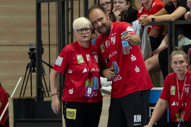 Handball Bundesliga Women,HBF, Season 2025 2026 Relegation SV Union Halle Neustadt vs Spreefüchse Berlin Halle, Germany 03 June 2026 In the picture from left coach Ines Seidler Halle and goalkeeper coach Andreas Wiese Halle Halle Saale SWH Arena Sachsen Anhalt Germany