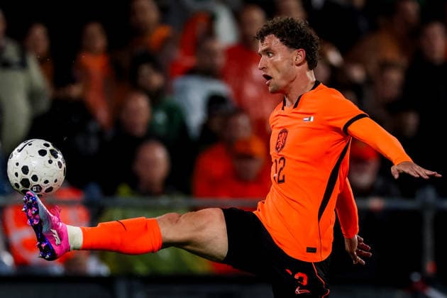 ROTTERDAM, NETHERLANDS - JUNE 3: Mats Wieffer of the Netherlands controls the ball during the International Friendly, Länderspiel, Nationalmannschaft match between Netherlands and Algeria at Stadion Feijenoord on June 3, 2026 in Rotterdam, Netherlands.  Copyright: xRenexNijhuis MBxMediax