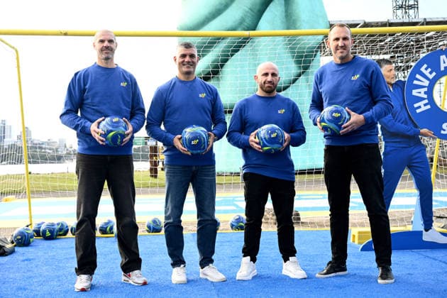 SPORTSBET WORLD CUP CAMPAIGN LAUNCH, Former Scocceroos Ante Covic, John Aloisi and Mark Schwarzer (right) with mixed martial arts fighter Alexander Volkanovski (second right) during a Sportsbet promotional event ahead of the FIFA 2026 World Cup, at Cockatoo Island in Sydney, Thursday, June 4, 2026. (AAP Image) NO ARCHIVING NO ARCHIVING SYDNEY NEW SOUTH WALES AUSTRALIA  Copyright: xAAPxIMAGEx 20260604185068085803