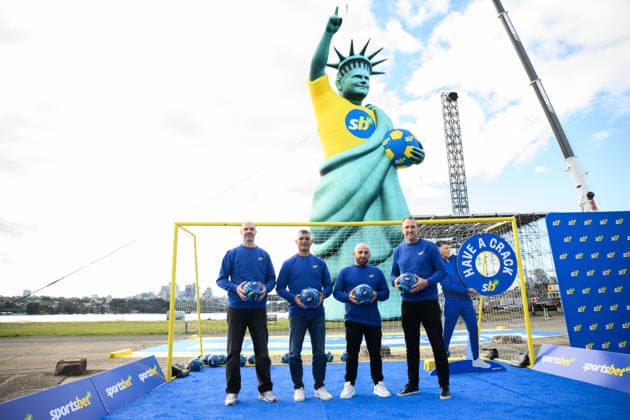 SPORTSBET WORLD CUP CAMPAIGN LAUNCH, Former Scocceroos Ante Covic, John Aloisi and Mark Schwarzer (right) with mixed martial arts fighter Alexander Volkanovski (second right) during a Sportsbet promotional event ahead of the FIFA 2026 World Cup, at Cockatoo Island in Sydney, Thursday, June 4, 2026. (AAP Image) NO ARCHIVING NO ARCHIVING SYDNEY NEW SOUTH WALES AUSTRALIA  Copyright: xAAPxIMAGEx 20260604150626689309