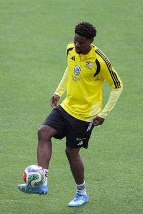 (260604) -- PACHUCA, June 4, 2026 -- Ime Okon of the South African national soccer team performs exercises during a team s open training session for the FIFA World Cup, WM, Weltmeisterschaft, Fussball 2026 at Hidalgo Stadium in Pachuca, Hidalgo State, Mexico, on June 3, 2026. (Photo by Xinhua) (SP)MEXICO-PACHUCA-FOOTBALL-FIFA WORLD CUP-SOUTH AFRICA TEAM TRAINING FranciscoxCanedo 