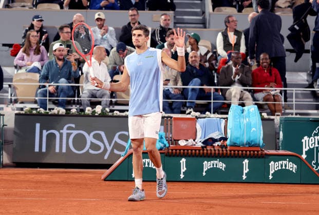 Roland-Garros: Matteo Berrettini retires in the quarter-finals; Matteo Arnaldi (7 5, 5 2, ret.) advances to the semi-finals. Roland-Garros : Matteo Berrettini abandonne en quart de finale, Matteo Arnaldi (7-5, 5-2, ab.) passe en demi-finaleS. Paris,le 3 Juin 2026 Roland-Garros: Matteo Berrettini retires in the quarter-finals; Matteo Arnaldi (7 5, 5 2, ret.) advances to the semi-finals. Paris,June 03 th 2026  Copyright: xDavidxKerx