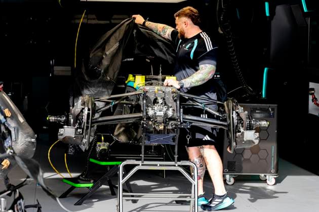 MONACO Mechanics at work on the car of Formula 1 driver George Russell of Mercedes AMG Petronas Formula One Team during the Formula 1 Monaco Grand Prix on the Monaco Street Circuit on June 4, 2026 in Monaco, Monaco Photo by DeFodi Images