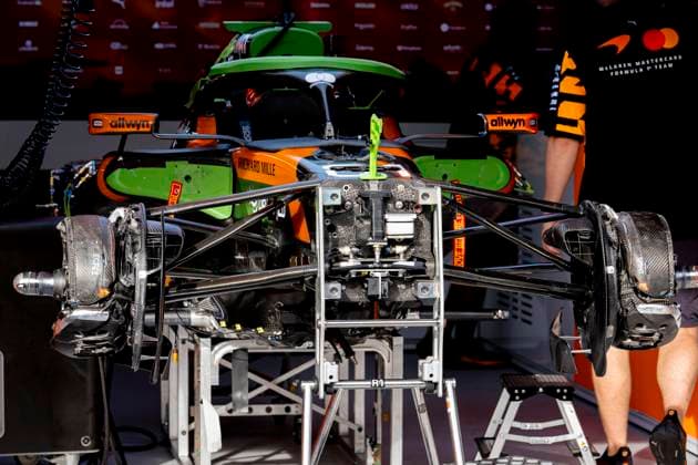 MONACO the car of Formula 1 driver Oscar Piastri of McLaren Mastercard Formula 1 Team in the pit box during the Formula 1 Monaco Grand Prix on the Monaco Street Circuit on June 4, 2026 in Monaco, Monaco Photo by DeFodi Images