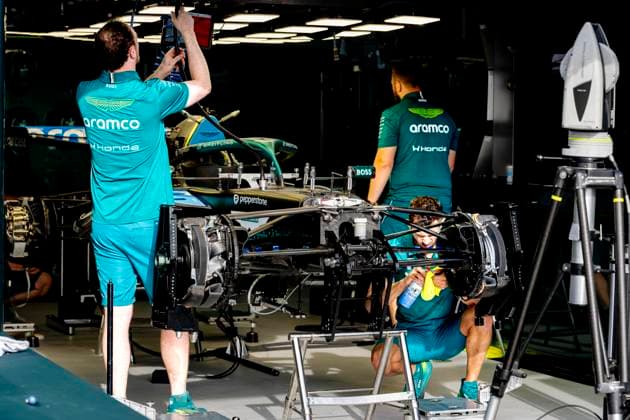 MONACO Mechanics at work on the car of Formula 1 driver Lance Stroll of Aston Martin Aramco Formula 1 Team during the Formula 1 Monaco Grand Prix on the Monaco Street Circuit on June 4, 2026 in Monaco, Monaco Photo by DeFodi Images