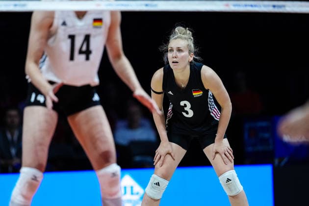 2026 Women s Volleyball Nations League - Day1 Annie Cesar of Germany competes during the 2026 Women s Volleyball Nations League match between Germany and Canada at Videotron Centre in Quebec City, Canada, on June 3, 2026. Quebec City Quebec Canada  Copyright: xYuanxTianx originalFilename:tian-2026wome260603_npP30.jpg