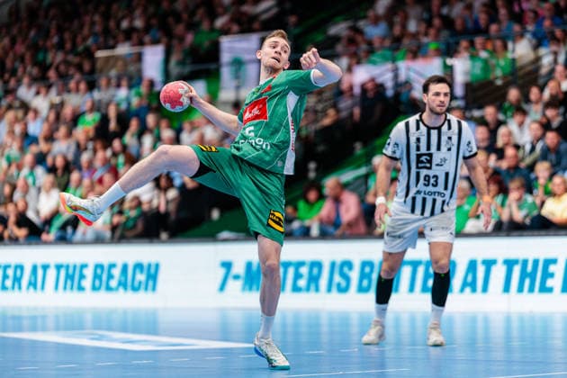 Florian Kranzmann GWD Minden, 05 takes a seven-meter penalty and scores GER, GWD Minden vs THW Kiel, Handball, 1 Bundesliga, Matchday 33, Season 2025 2026, 03 06 2026 GER, GWD Minden vs THW Kiel, Handball, 1 Bundesliga, Matchday 33, Season 2025 2026, 03 06 2026 Minden Copyright: xEibner-Pressefoto JanxRollingerx EP_JSK