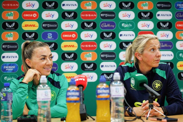 Republic of Ireland WNT press conference, PK, Pressekonferenz SuperValu Pairc UiChaoimh, Cork 4 6 2026 Katie McCabe and head coach Carla Ward Katie McCabe and Carla Ward 4 6 2026  Copyright: x INPHO TomxMaherx RDR_3501