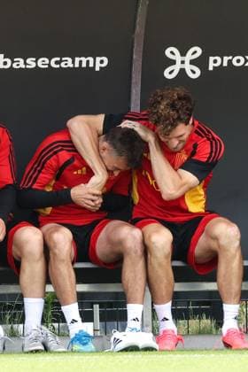 Belgium s Timothy Castagne and Belgium s Thomas Meunier pictured during a training session of Belgian national soccer team Red Devils for the 2026 FIFA World Cup, WM, Weltmeisterschaft, Fussball at the Proximus Basecamp in Tubize, on Thursday 04 June 2026. Red Devils will play a friendly game against Tunisia on Sathurday before leaving for the 2026 FIFA World Cup. BRUNOxFAHY  x175907544x