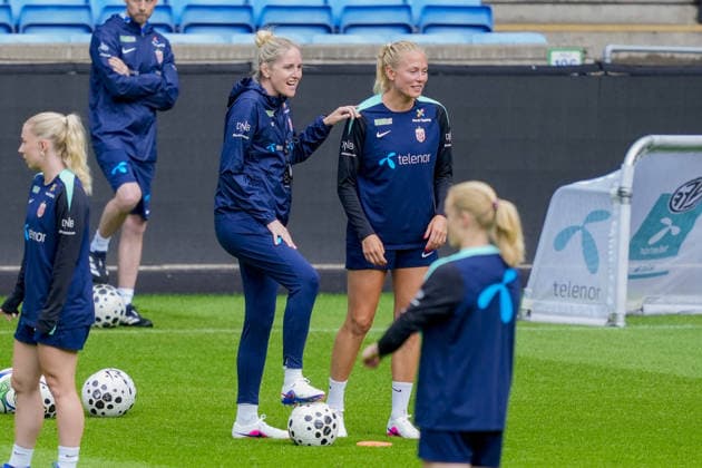 Womens national football team Oslo 20260604 National team manager Gemma Grainger and Guro Bergsvand prepare for the World Cup qualifier against Germany at Ullevaal Stadium Photo Javad Parsa NTB Oslo Norway EDITORIAL USE ONLY RESTRICTED USE FOR BETTING COMPANIES  Copyright: xJavadxParsax xNTBx