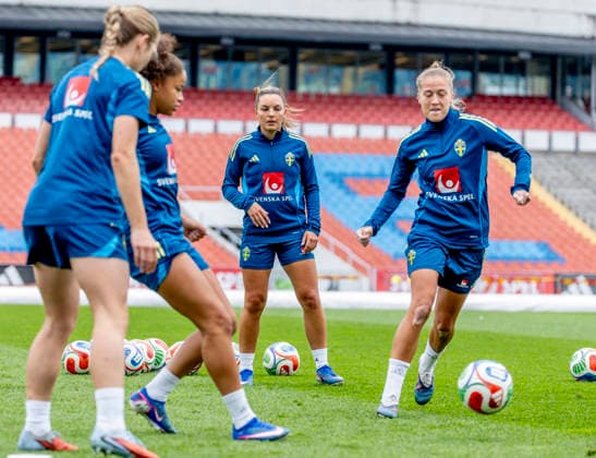 GOTHENBURG, SWEDEN 20260604 Johanna Ryttin Karneryd and Filippa Angeldahl during Thursday s training with the women s national team at Ullevi ahead of the upcoming World Cup qualifier against Denmark GÖTEBORG SWEDEN x9200x  Copyright: xAdamxIhse TTx THE WOMEN S NATIONAL TEAM TRAINS IN GOTHENBURG BEFORE THE WORLD CUP QUALIFYING