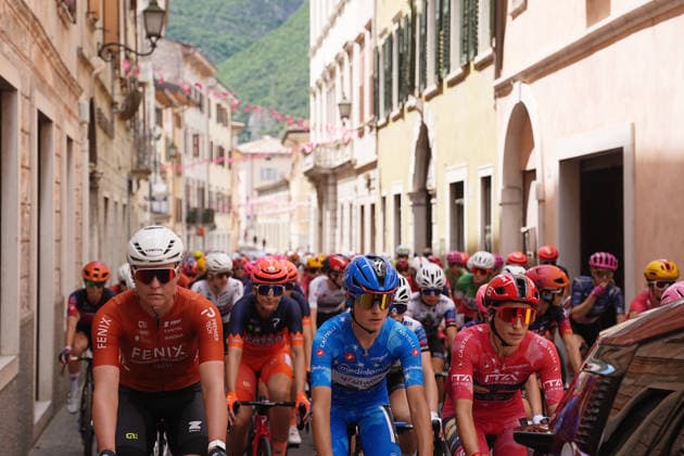 Riders at the start during Stage 6 of the Giro d™Italia Women, from Ala to Brescello, Italy - Thursday June 4, 2026  Copyright: xMarcoxAlpozzi LaPressex