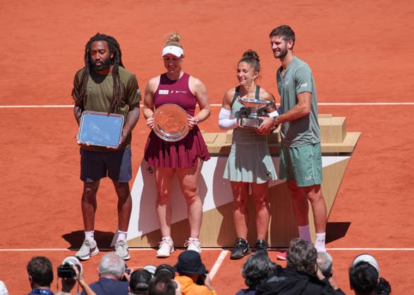 L R Finalists Gabriela Dabrowski, Evan King and winner Sara Errani, Andrea Vavassori, Mixed Doubles, Mixed Doubles, Award Ceremony, Presentation Tennis French Open 2026 Roland Garros Paris France 4 June 2026 Copyright: xJuergenxHasenkopfx