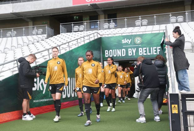 Netherlands Women™s Squad Training, SuperValu Pairc Ui Chaoimh, Cork 4 6 2026 The Netherlands team make their way onto the pitch The Netherlands team make their way onto the pitch 4 6 2026  Copyright: x INPHO TomxMaherx MGS_9560