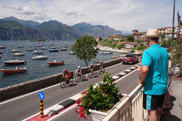 The pack rides during Stage 6 of the Giro d™Italia Women, from Ala to Brescello, Italy - Thursday June 4, 2026  Copyright: xMarcoxAlpozzi LaPressex
