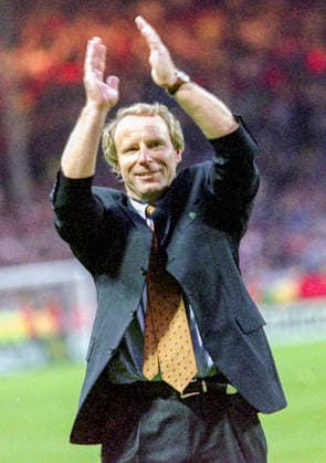 960630 Football, UEFA EURO, EM, Europameisterschaft,Fussball 1996 (England), Final, Germany - Czech Republic 2-1 (AET): German manager Berti Vogts celebrates after the game. Photo: BILDBYRAN M023_14 960630tysktje m023_14 final tyskland tjeckien germany v czech republic czechia 960630 dia bbeng em em96 em 96 em 1996 em1996 fotboll football soccer euro uefa euro 1996 euro1996 euro96 european championships europamästerskap wembley london june 30 1996 *** 960630 Football, Uefa EURO 1996 England , Final, Germany Czech Republic 2 1 AET German manager Berti Vogts celebrates after the game Photo BILDBYRAN M023 14 960630tysktje m023 14 final germany czech republic czechia 960630 dia bbeng em em96 em 96 em 1996 em1996 fotboll soccer euro uefa euro 1996 euro1996 euro96 european championships europamästerskap wembley london june 30 1996  Copyright: BILDBYRAN BB960630BB093