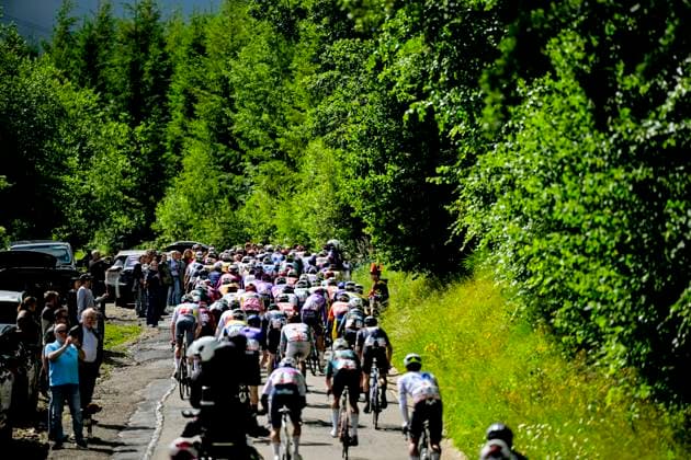 Tour de Wallonie 2026 Stage 4 EUPEN, BELGIUM - JUNE 04 : Illustration picture of the peloton during stage 4 of the 47th edition of Ethias Tour de Wallonie an UCI ProSeries 2.Pro cycling road race stage for Men Elite of 166.7 km with start in Dison and finish in Eupen on June 4, 2026 in Eupen, Belgium, 04 06 2026 ( Motordriver Pieter Van Herzele - Eupen Belgium  Copyright: xSesx