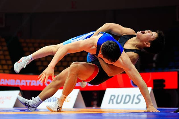 Sport Bilder des Tages Wrestling Ranking Series Ulaanbaatar Open 82kg GR - Imur Temirbekov (KGZ) df. Lkhagvasuren Dashjamts (MGL) *** Wrestling Ranking Series Ulaanbaatar Open 82kg GR Imur Temirbekov KGZ df Lkhagvasuren Dashjamts MGL Copyright: xKostadinxAndonovx xUnitedxWorldxWrestlingx Kostadin Andonov United World Wrestling