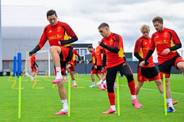 Belgian national football team - FIFA World Cup, WM, Weltmeisterschaft, Fussball 2026 - media activities 04 06 2026 TUBIZE, BELGIUM - JUNE 04 : Vanaken Hans midfielder of Belgium, Trossard Leandro forward of Belgium and De Bruyne Kevin forward of Belgium pictured during a training session at the training grounds of the Royal Belgian Football Association ahead of the FIFA World Cup 2026 on June 4, 2026 in Tubize, Belgium, 04 06 2026 Tubize Belgium  Copyright: xJanxDexMeuleneirx