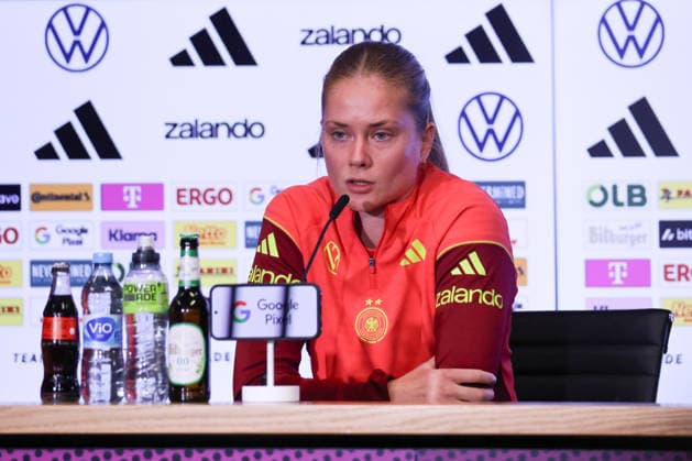 Cologne, Germany 04 06 2026 Training of the DFB women final press conference before the World Cup qualifier Germany vs Norway In the picture Sjoeke Nüsken Nuesken Germany at the final press conference in Cologne Copyright: HMBxMedia MadeleinexFantini