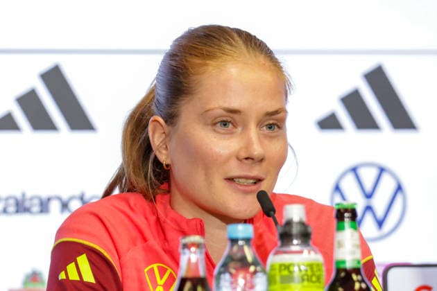 04 06 2026, xgrfx, Football DFB Media Dates, German Womens National Team Press Conference and Final Training v l Sjoeke Nüsken German Womens National Team DFL DFB REGULATIONS PROHIBIT ANY USE OF PHOTOGRAPHS as IMAGE SEQUENCES and or QUASI VIDEO Cologne