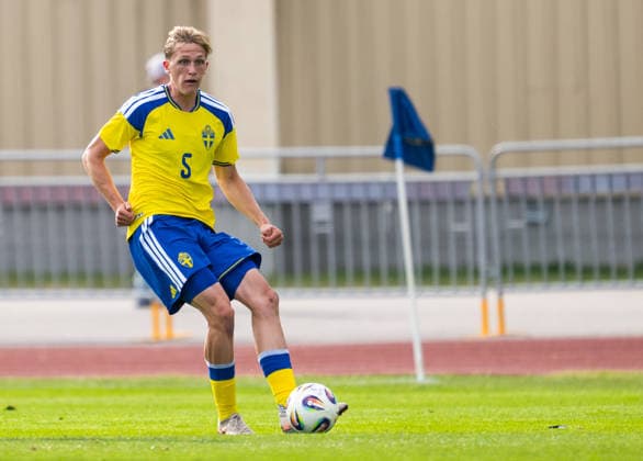 260604 Olle Samuelsson of Sweden during the under 21 international friendly football match between Sweden and Finland on June 4, 2026 in Kalmar Photo Suvad Mrkonjic BILDBYRAN COP 170 SM0468 fotboll football soccer fotball under 21 u21 sverige sweden finland bbeng  Copyright: SUVADxMRKONJIC BB260604SM029
