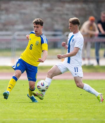 260604 Kenan Busuladzic of Sweden and Marius Söderbäck of Finland during the under 21 international friendly football match between Sweden and Finland on June 4, 2026 in Kalmar Photo Suvad Mrkonjic BILDBYRAN COP 170 SM0468 fotboll football soccer fotball under 21 u21 sverige sweden finland bbeng  Copyright: SUVADxMRKONJIC BB260604SM032