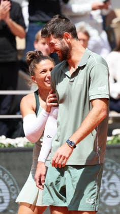 (260604) -- PARIS, June 4, 2026 -- Sara Errani (L) Andrea Vavassori celebrate after winning the mixed doubles final match between Sara Errani Andrea Vavassori of Italy and Gabriela Dabrowski (Canada) Evan King (the United States) at the French Open tennis tournament at Roland Garros, Paris, France, June 4, 2026. ) (SP)FRANCE-PARIS-TENNIS-FRENCH OPEN-MIXED DOUBLES-FINAL WuxHuiwo 