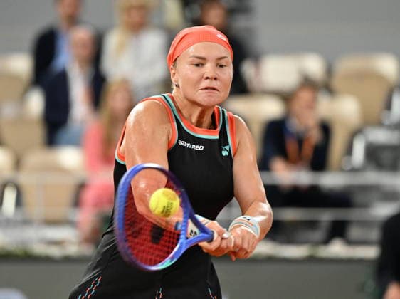 2026 French Open (Roland-Garros) - Day 12 PARIS, FRANCE - JUNE 4: Maja Chwalinska of Poland and Diana Shnaider compete during their women s singles semi-final match on the twelfth day of the French Open at Philippe-Chatrier Court in Paris, France, on June 4, 2026. Mustafa Yalcin Anadolu Paris France. Editorial use only. Please get in touch for any other usage.  Copyright: x2026xAnadoluxMustafaxYalcinx