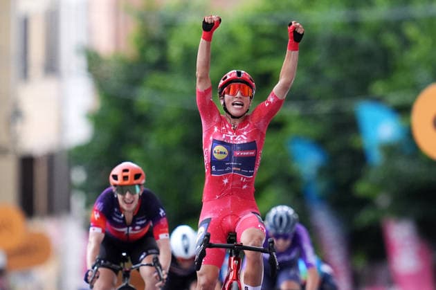 Sport Bilder des Tages Italy™s Elisa Balsamo of Lidl - Trek™s stage winner during Stage 6 of the Giro d™Italia Women, from Ala to Brescello, Italy, Thursday, June 4, 2026  Copyright: xDavidexSpada LaPressex
