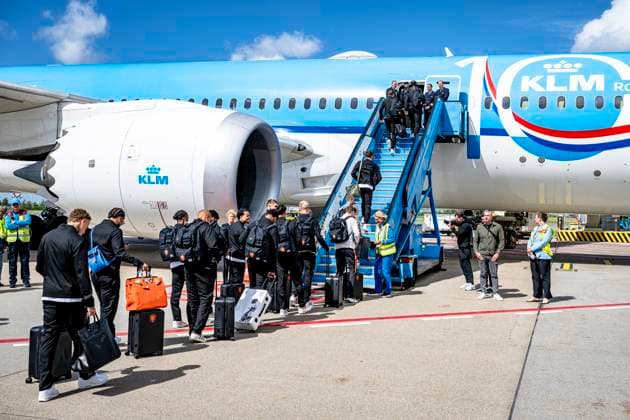 AMSTERDAM Players of the Dutch national team board the plane at Schiphol Airport in Amsterdam, the Netherlands, on June 2, 2026, as the Dutch national team departs for the 2026 World Cup Photo by Stefan Koops EYE4IMAGES DeFodi Images