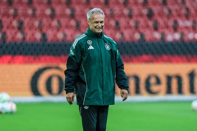 Sport, Football, World Cup Qualification Europe Women Season 2026 Final training Germany before the match against Norway 04 06 2026, RheinEnergeieSTADION Christian Wück Coach, Germany Cologne RheinEnergieSTADION North Rhine-Westphalia Germany