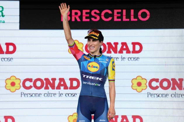 Italy™s Elisa Balsamo of Lidl - Trek™s stage winner celebrate on the podium after the Stage 6 of the Giro d™Italia Women, from Ala to Brescello, Italy, Thursday, June 4, 2026  Copyright: xDavidexSpada LaPressex