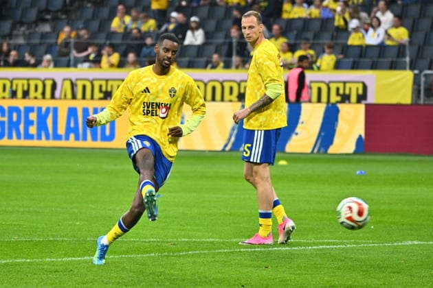 STOCKHOLM, SWEDEN 20260604 Swedens Alexander Isak warms up for Thursdays international soccer training match between Sweden and Greece at Strawberry Arena ahead of this summers World Cup STOCKHOLM SWEDEN x10090x  Copyright: xClaudioxBresciani TTx LANDSKAMP SVERIGE-GREKLAND