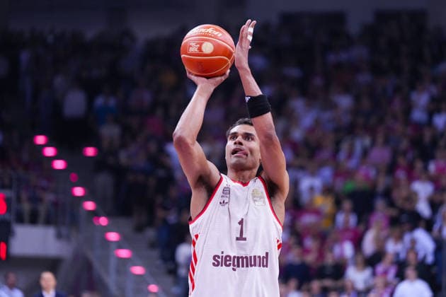 04 06 2026, xydrx, basketball, easyCredit Basketball Bundesliga, playoffs, semi-final game 3, Telekom Baskets Bonn FC Bayern München Basketball, Telekom Dome Bonn Oscar da Silva FC Bayern Muenchen Basketball, 1 at free throw Copyright: HMBxMedia YannisxDreimann