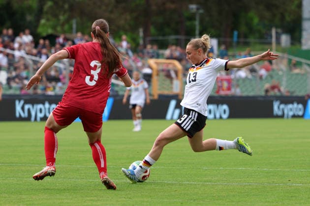 Germany U23 womens friendly 2025 2026, Germany U23 vs Denmark U23, Alfred Kunze Sportpark Leipzig finish just wide of the goal by Sophie Nachtigall Germany U23 women, 13 Copyright: xLucasxWalterx